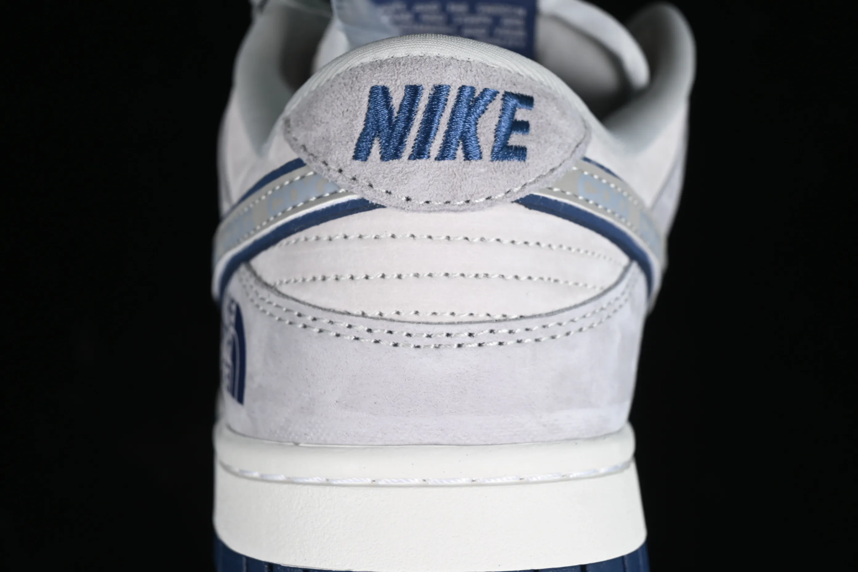 All Categories Nk SB Dunk Series Nk SB Dunk Low Low-top sneakers F version Nk Dunk Low North CDG joint-green Three-party joint SB low-top casual sneakers FC1688-179